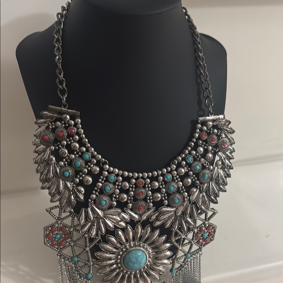 Statement Necklace - Picture 6 of 9